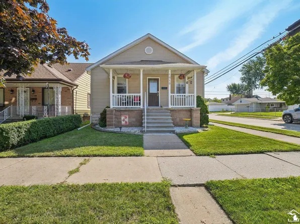 1615 Cora St, Wyandotte, MI 48192