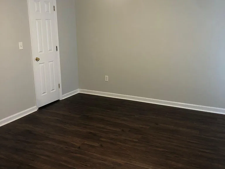 212 Ansley Dr — Photo 9
