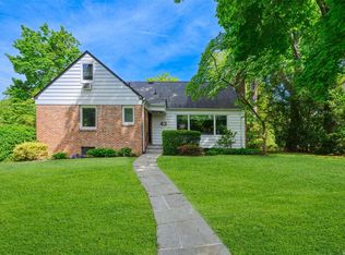 43 Allenwood Rd, Great Neck, NY 11023