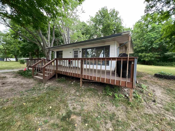 5255 E Bay Front Ct, Monticello, IN 47960