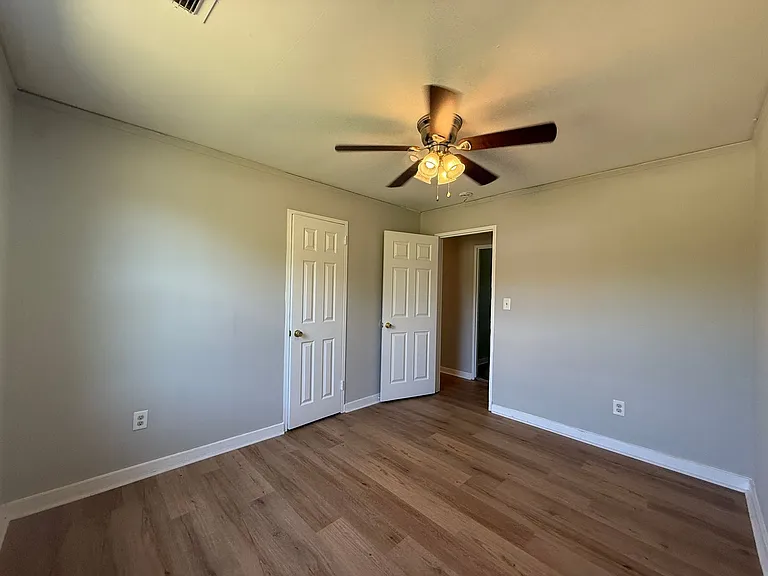 2529 Miles St — Photo 12
