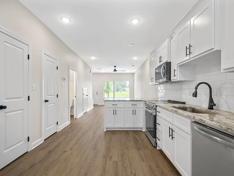 Leasing Now - New Townhomes, North Little Rock Argenta Arts Area — Photo 34