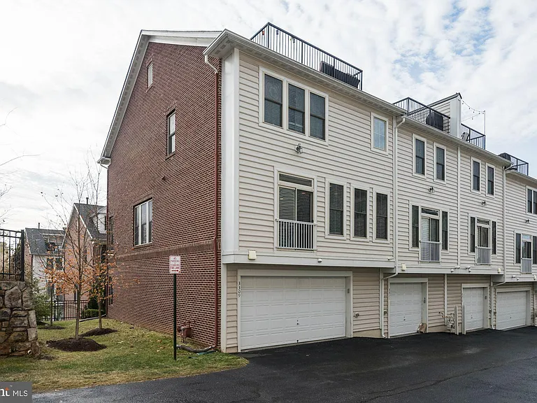 3309 Kemper Rd — Photo 31