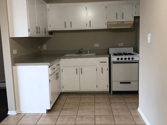4th image of 6324 W 63rd St #10