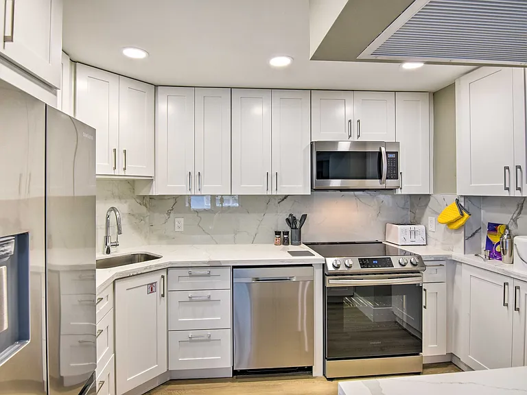 4040 Galt Ocean Dr #711 — Photo 8
