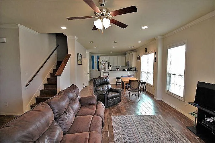 104 Richards Street - 1 — Photo 2