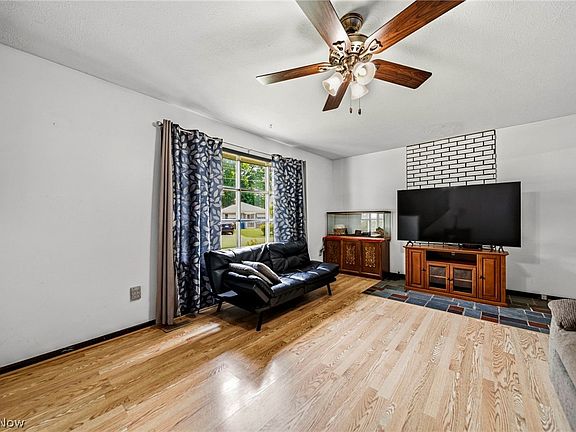 4th image of 37377 Green Dr