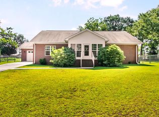 209 E McGowan St, New Brockton, AL 36351