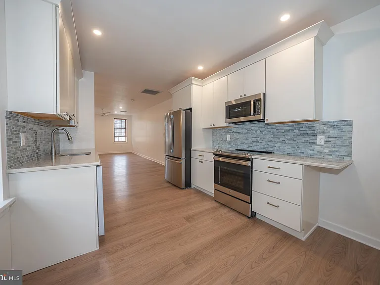 42 N Waterloo Rd #38 — Photo 7