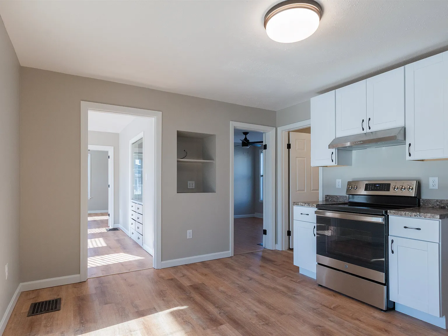 2 bed, 1.0 bath, 1100 sqft, $2,150 — Photo 1