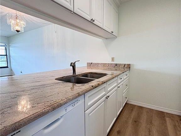4th image of 16 Plantation Dr APT 205