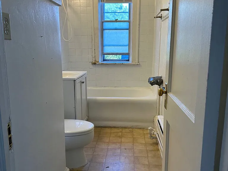 Royall Place — Photo 4