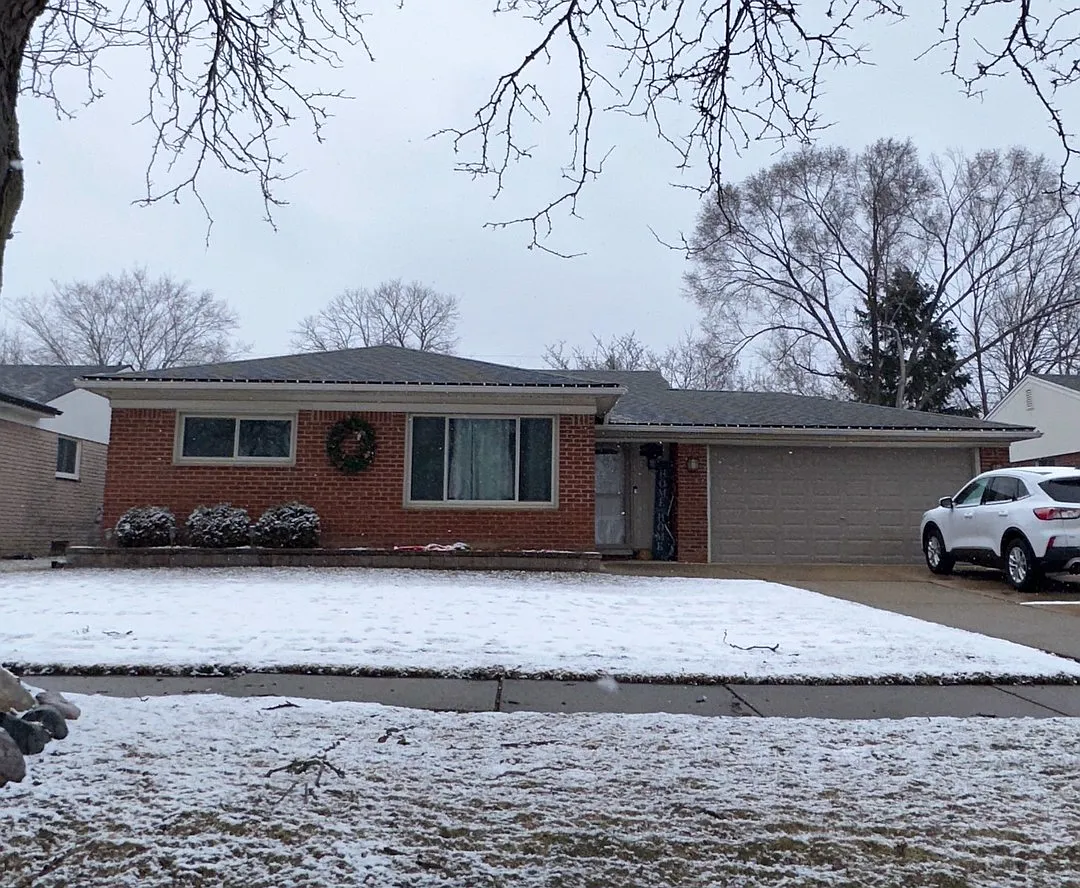 18023 Fairwood Dr photo 1