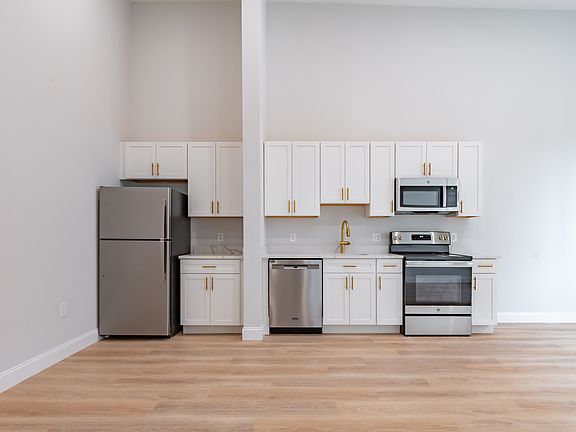 5th image of 146 Main St #304
