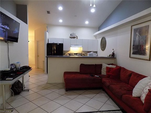 5th image of 1022 SE 11th St