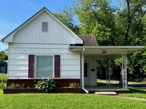 202 E Cliff St, Saint Joseph, MO 64504
