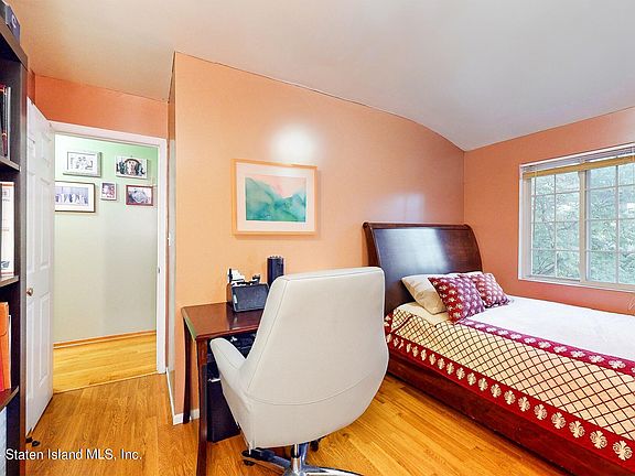 5th image of 31 Shaina Ct