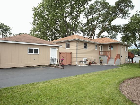 3rd image of 40824 N Grand Ave