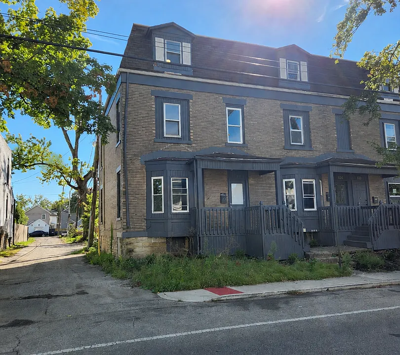 122-126 S Champion Ave