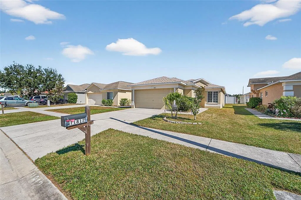 3 bed, 2.0 bath, 1275 sqft, $2,250 — Photo 1