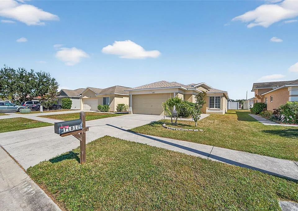 11812 Lynmoor Dr