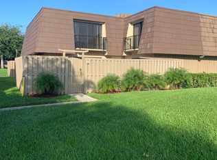 205 2nd Ct, Palm Beach Gardens, FL 33410