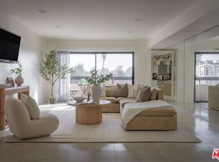 4829 Whitsett Ave APT 301, Valley Village, CA 91607