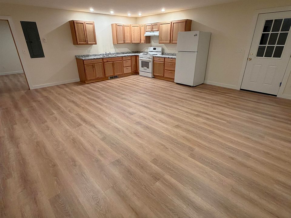 1st image of 16 Snow Ave APT 2