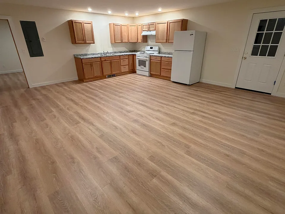 16 Snow Ave #2