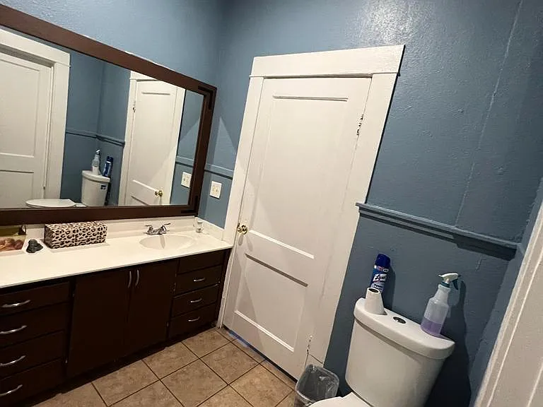 1123 S Hackberry St — Photo 14