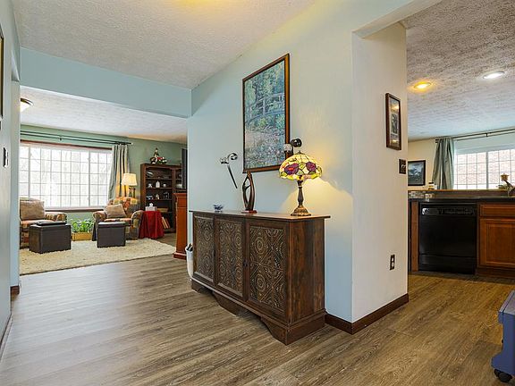 5th image of 1105 Birchton Pl