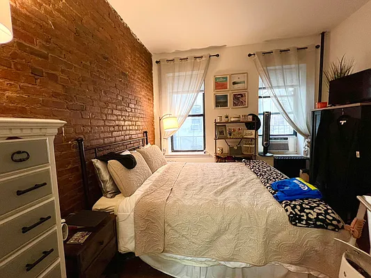 Rented by Bond New York | media 1