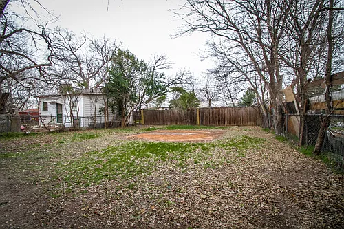 1727 Nolan St Photo 1