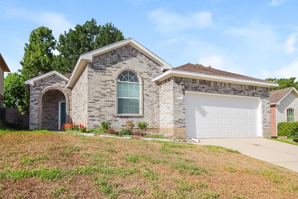 4 bed, 2.0 bath, 1777 sqft, $1,970 — Photo 1