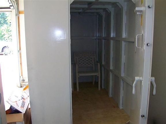 TORONADO SHELTER