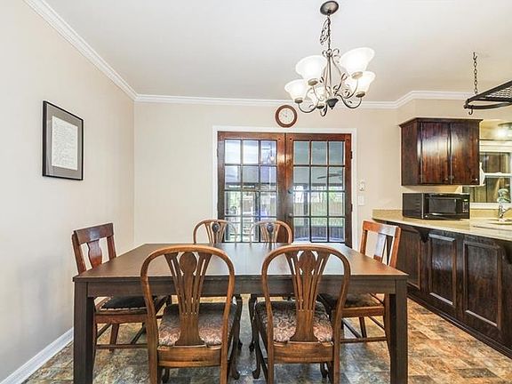 5th image of 242 Oakwood Dr