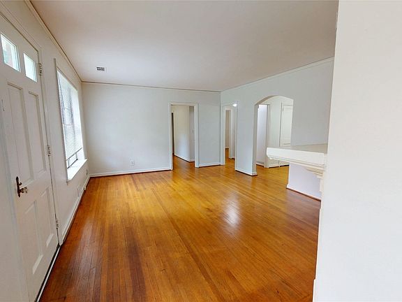 5th image of 900 E Edgemont Ave #900
