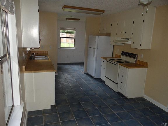 5th image of 4975 Yacht Harbour Dr