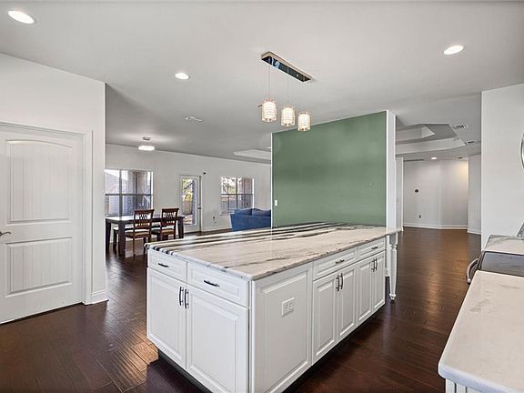 5th image of 2258 Fernwood Loop E