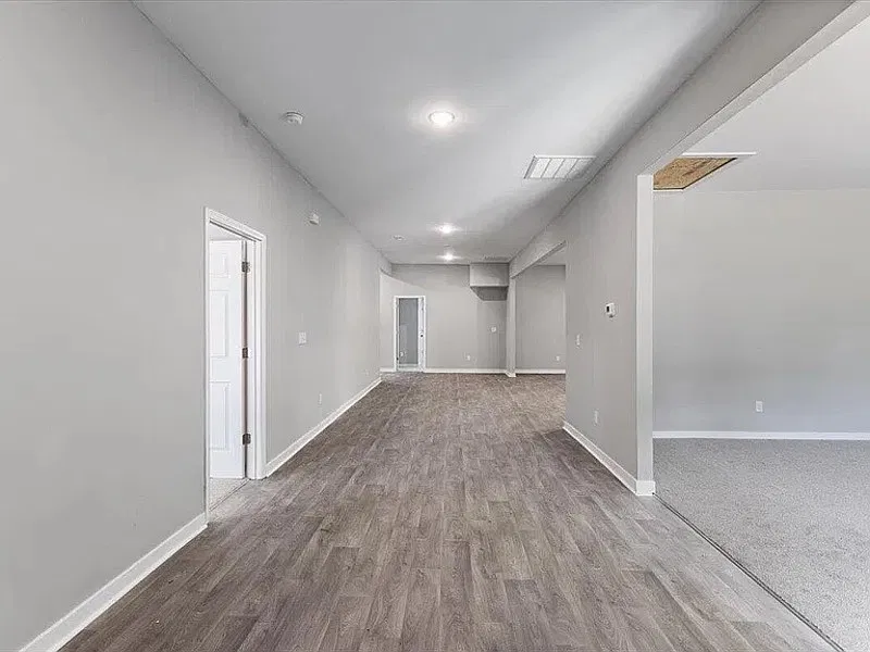 4 bed, 2.0 bath, 2143 sqft, $2,000 — Photo 3