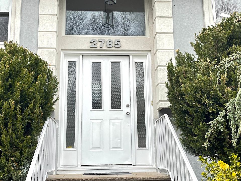 1st image of 2785 Oxford Pl