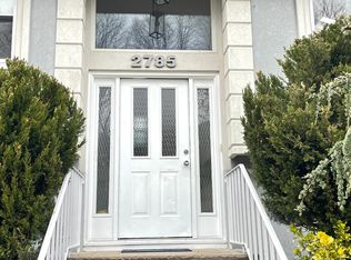 2785 Oxford Pl, East Meadow, NY 11554