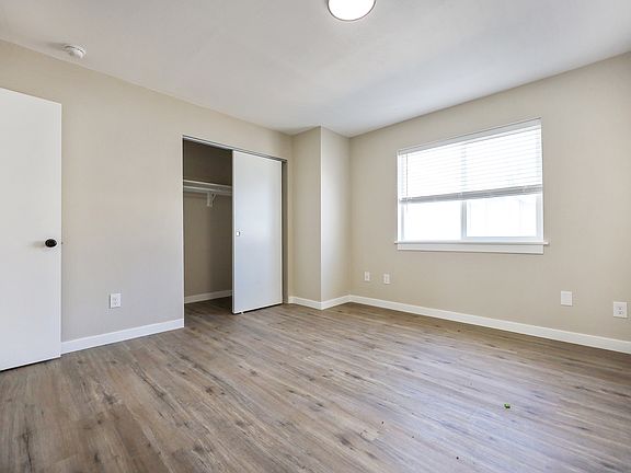 2nd image of 2819-2835 SE 90th Pl #167fcaedb