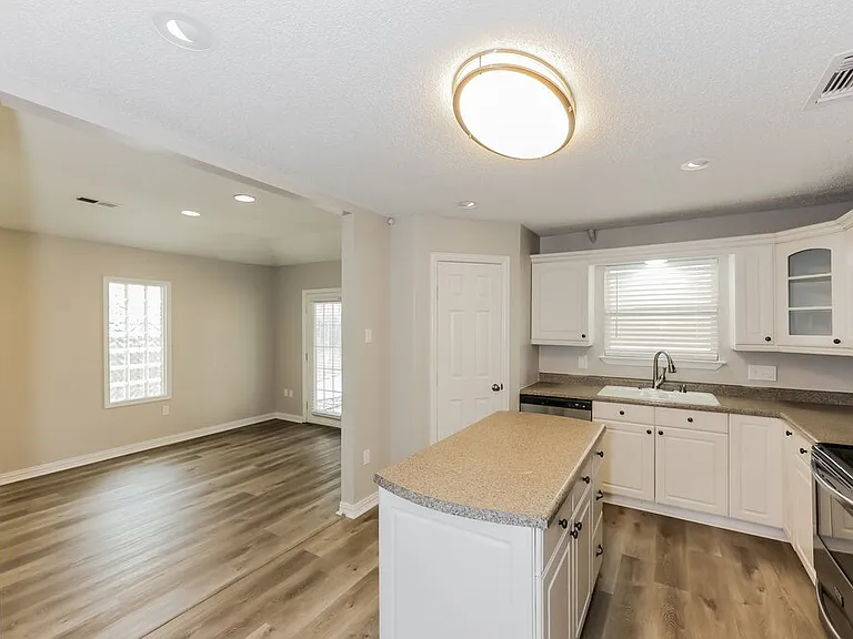 6003 Cool Springs Dr — Photo 7