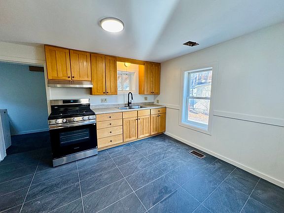 3rd image of 378 North Ave