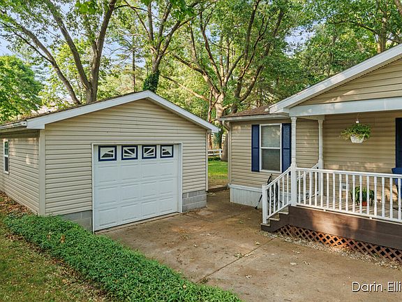 3rd image of 1133 Yeomans St Lot 2