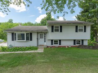 6 Susie Blvd, Poughkeepsie, NY 12603