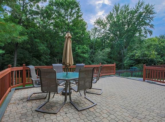 3rd image of 8589 Priestley Dr