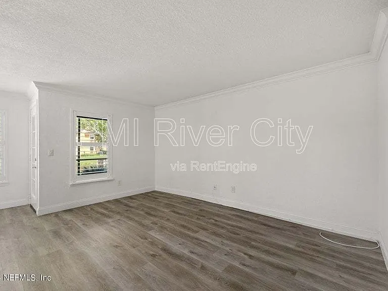 908 Shoreline Cir — Photo 19