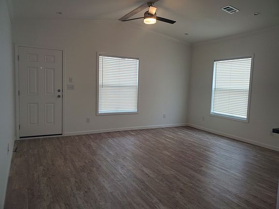 3rd image of 719 Chalet Ave
